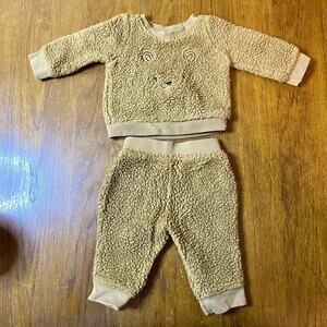 Brown Bear Baby Set 0-3 Months Unisex Cat & Jack Soft And Comfy.